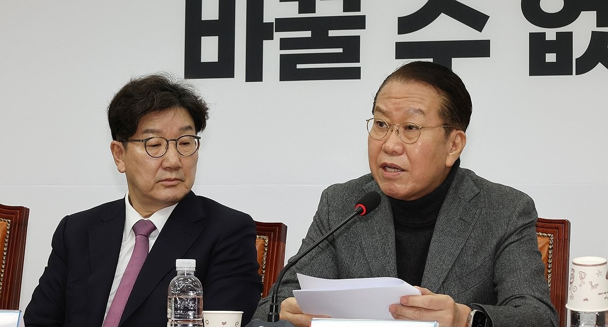 비상대책위원 회의에서 발언하는 권영세 비대위원장(사진=연합뉴스)