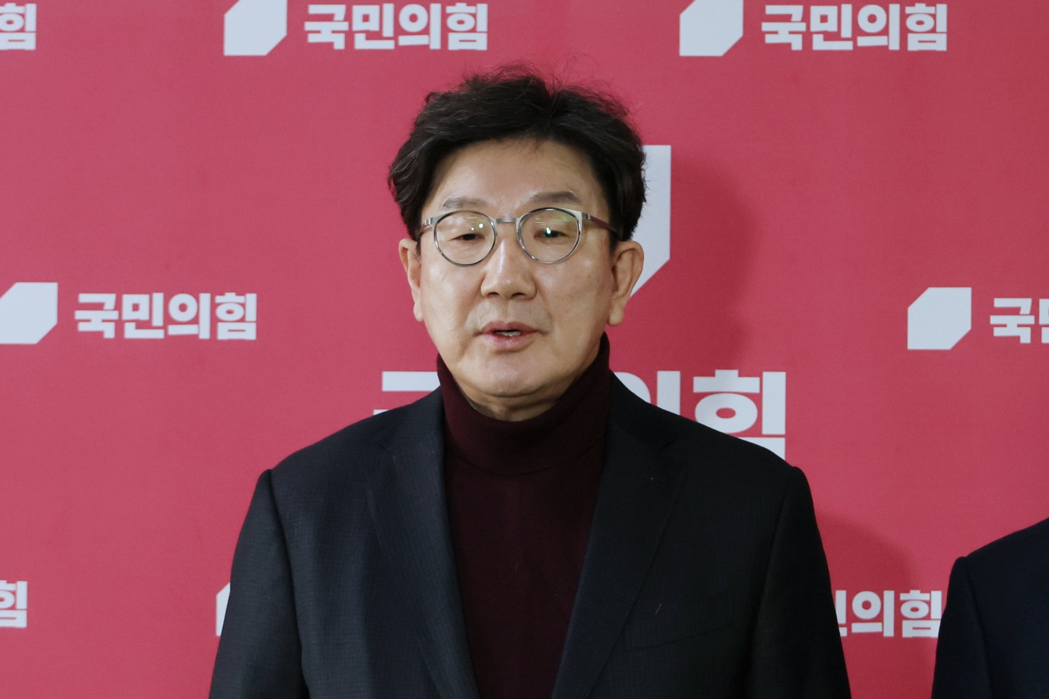 브리핑 하는 권성동 원내대표(사진=연합뉴스)