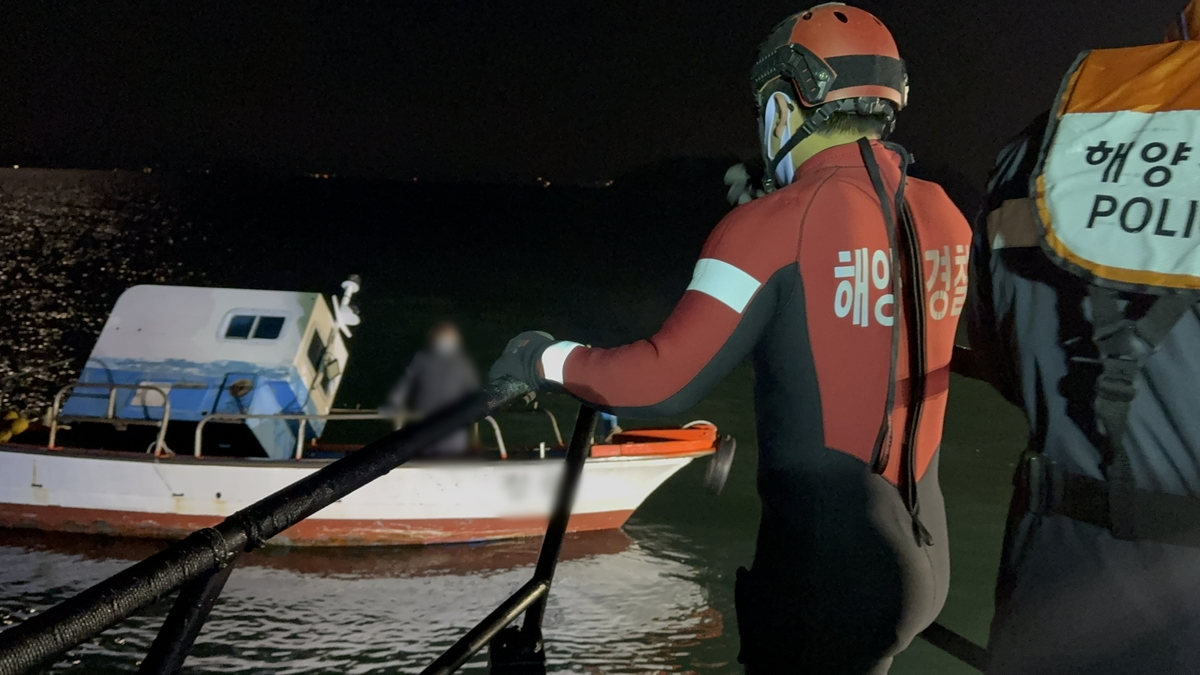 여수 돌산읍 해상서 모터보트 조난…구조 나선 해경(사진=연합뉴스)