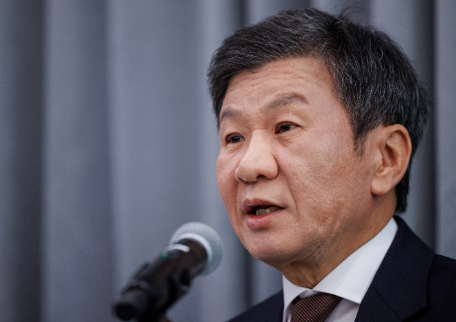 취재진 질문에 답하는 정몽규 대한축구협회장(사진=연합뉴스)