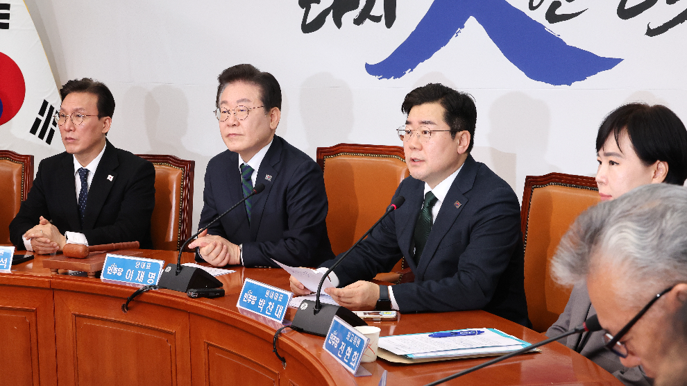 최고위원회의에서 발언하는 박찬대 원내대표(사진=연합뉴스)