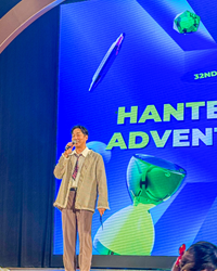 K팝 시상식 최초로 시도된 전야제 ‘HANTEO MUSIC ADVENTURE NIGHT PARTY(한터 뮤직 어드벤처 나이트 파티)’에서 MC준이 진행을 하고있다. 사진=로이슈