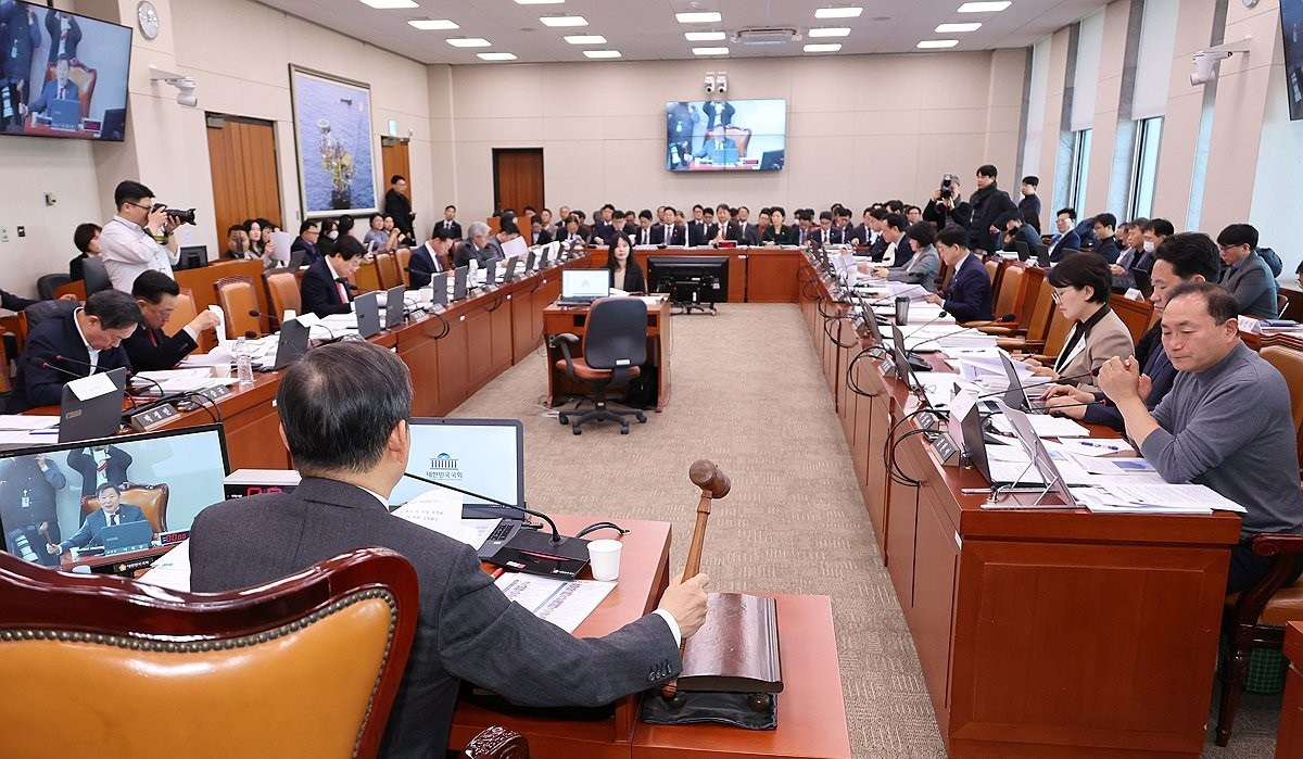 법안 상정하는 이철규 위원장(사진=연합뉴스)