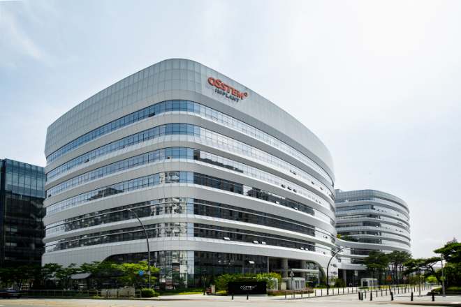 오스템임플란트, 일자리 창출 국가경제 기여 공로 고용노동부 장관상 수상