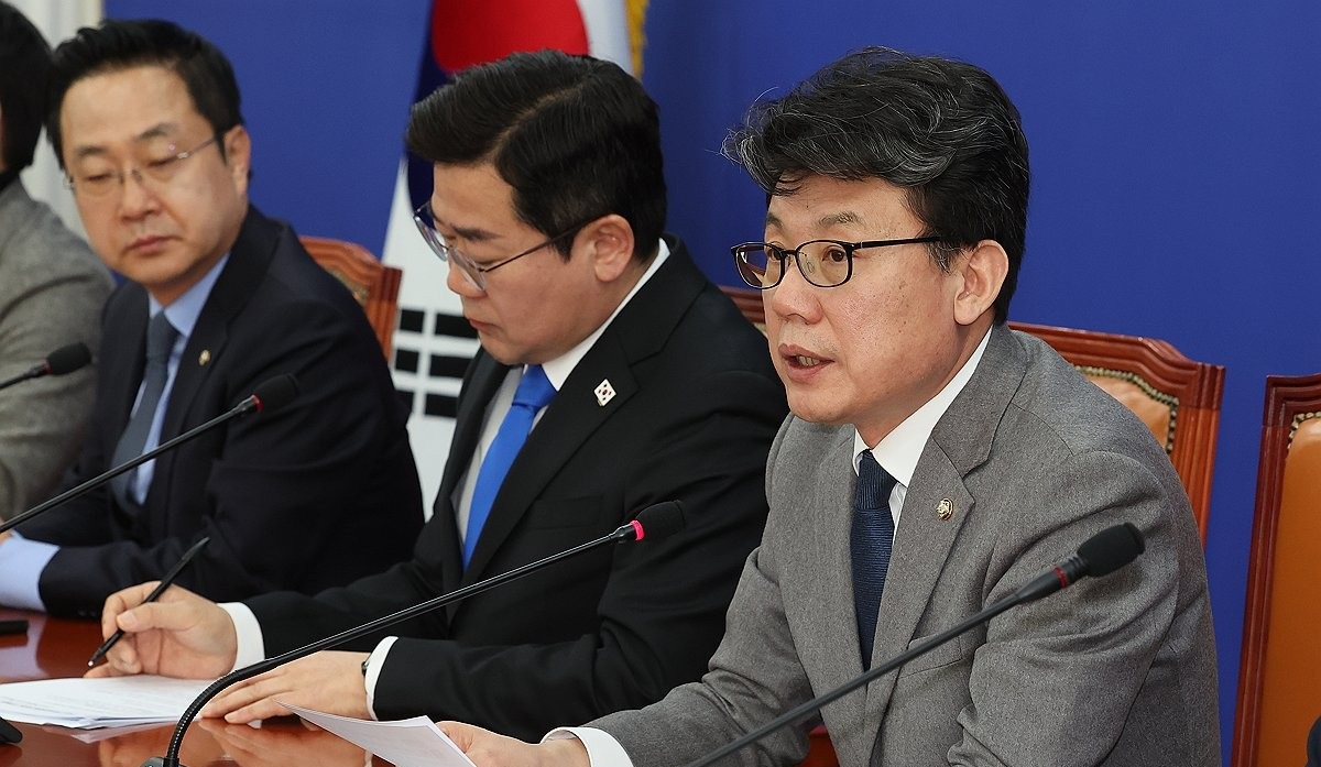 발언하는 진성준 정책위의장(사진=연합뉴스)