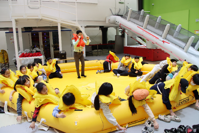 티웨이항공, 세이브더칠드런과 아동 항공진로 체험 기회 제공