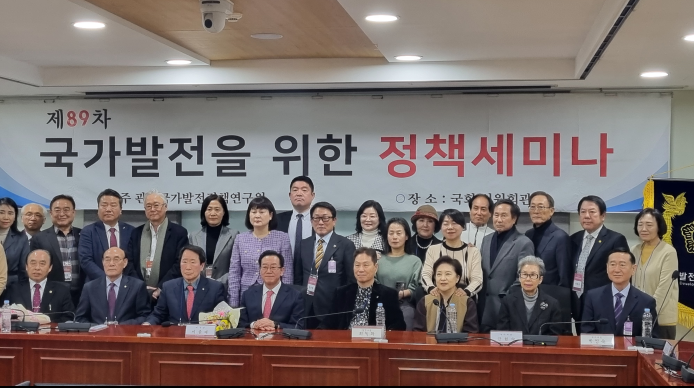 뒷줄 우측 두번째 아이넷 박준희 회장.(사진제공=아이넷방송)