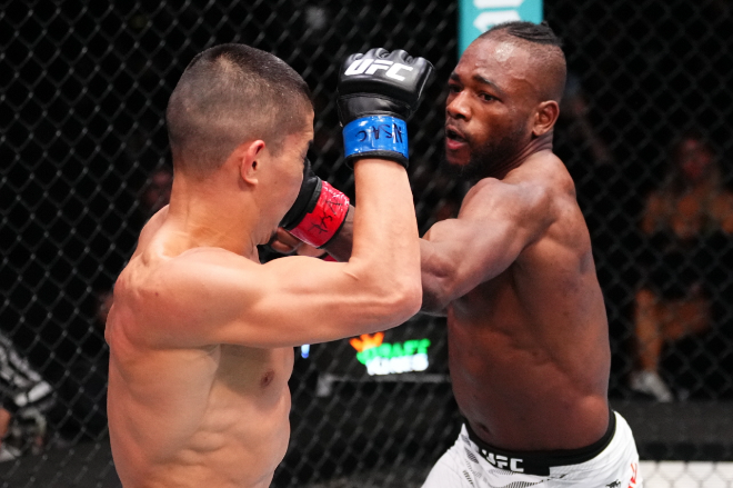 마넬 캅, 17연승 알마바예프 경기 모습.(사진=한국 미디어 커뮤니케이션)