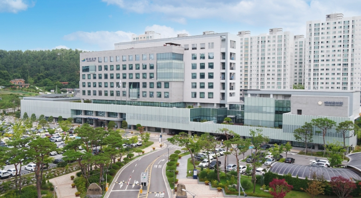 예산군청사 전경