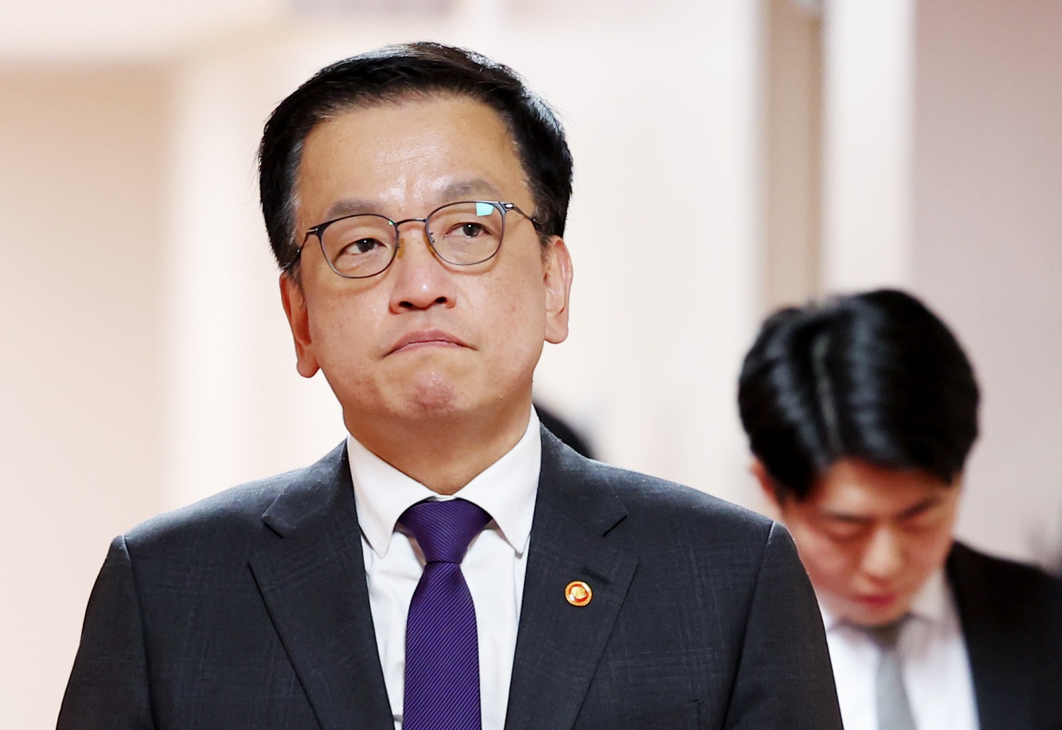 국무회의 입장하는 최상목 권한대행(사진=연합뉴스)