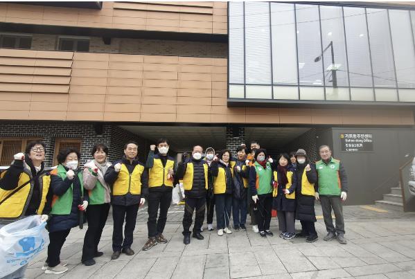 가회동 안전 점검의 날 활동 모습(2025. 3. 5. 가회동주민센터)