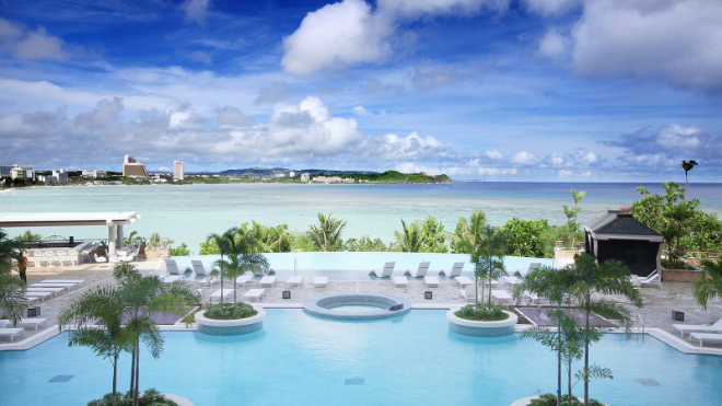 롯데호텔 괌, 야외 수영장.(사진=롯데호텔앤리조트)