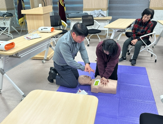 평창군, 관내 노인복지시설 2개소 자동심장충격기 시범 설치 운영