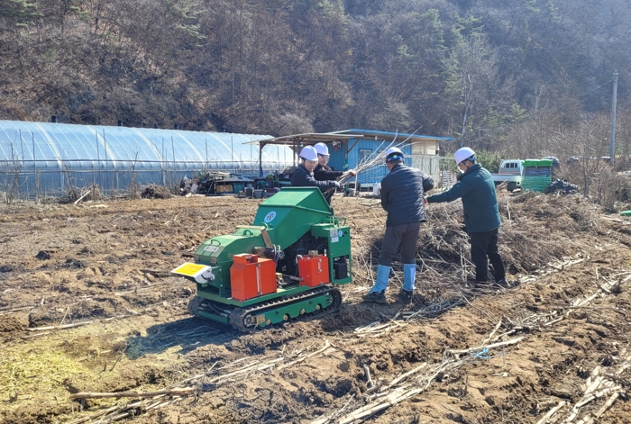 평창군, 찾아가는 영농 부산물 파쇄지원단 운영