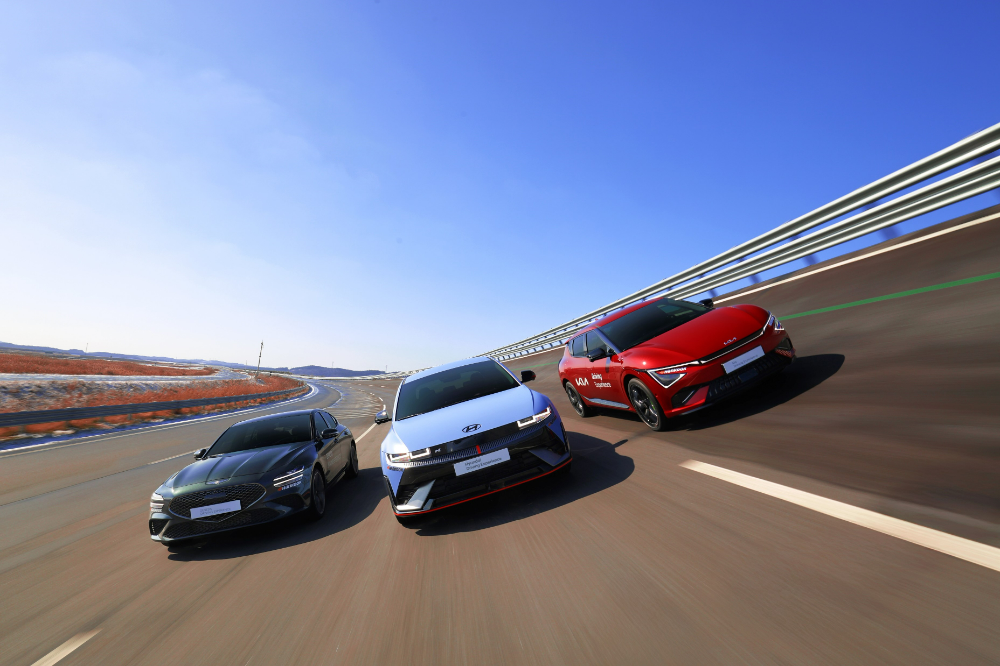 HMG 드라이빙 익스피리언스 센터 트랙 주행.(사진=현대차그룹)