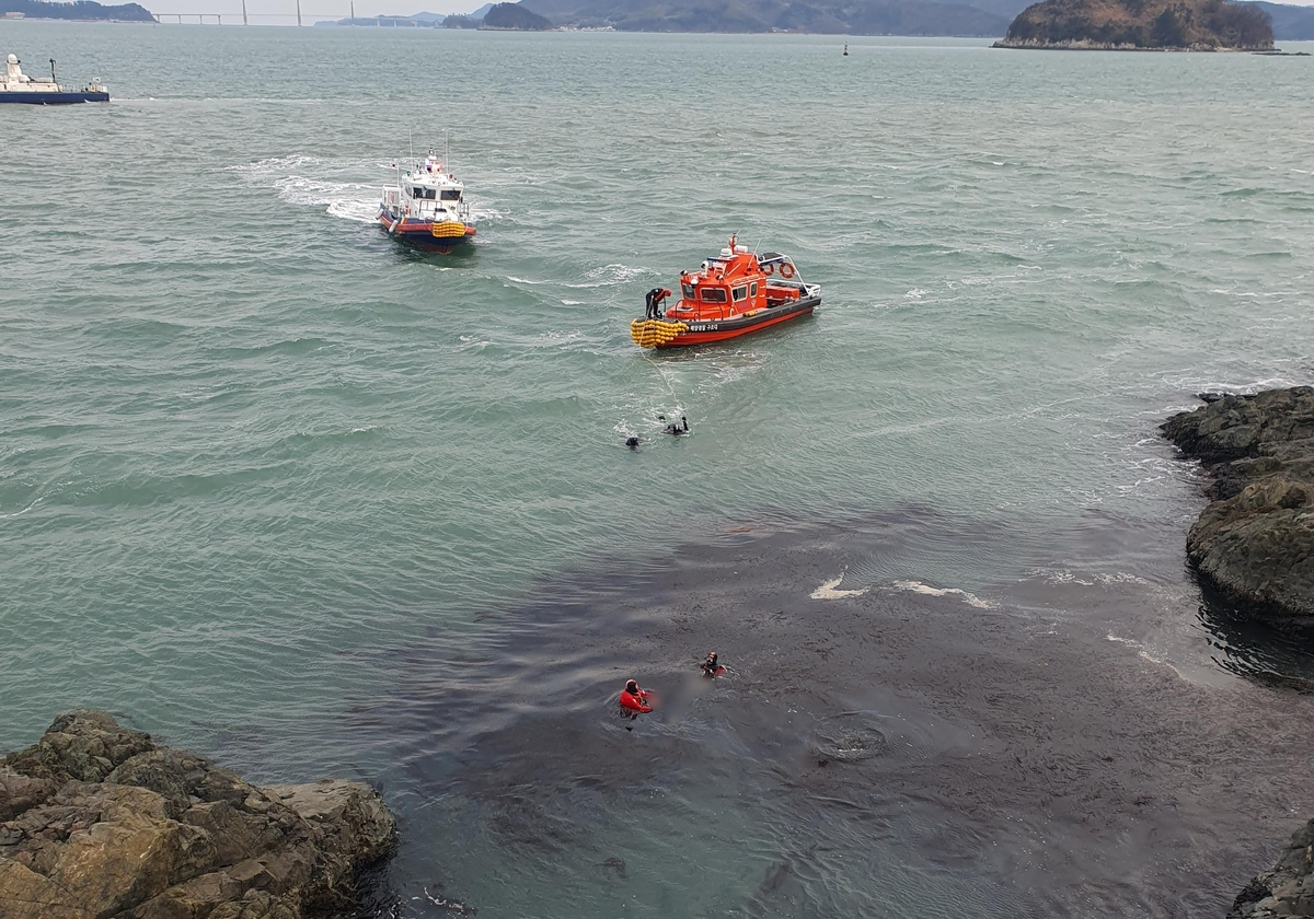 진해 소쿠리섬 들어간 40대 물에 빠져 숨져