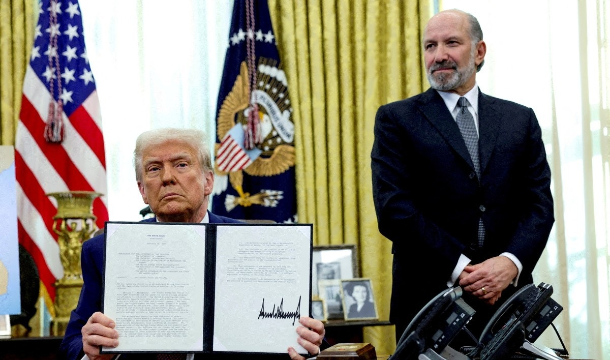 트럼프 미국 대통령(왼쪽)과 하워드 루트닉 미국 상무부 장관(사진=연합뉴스)