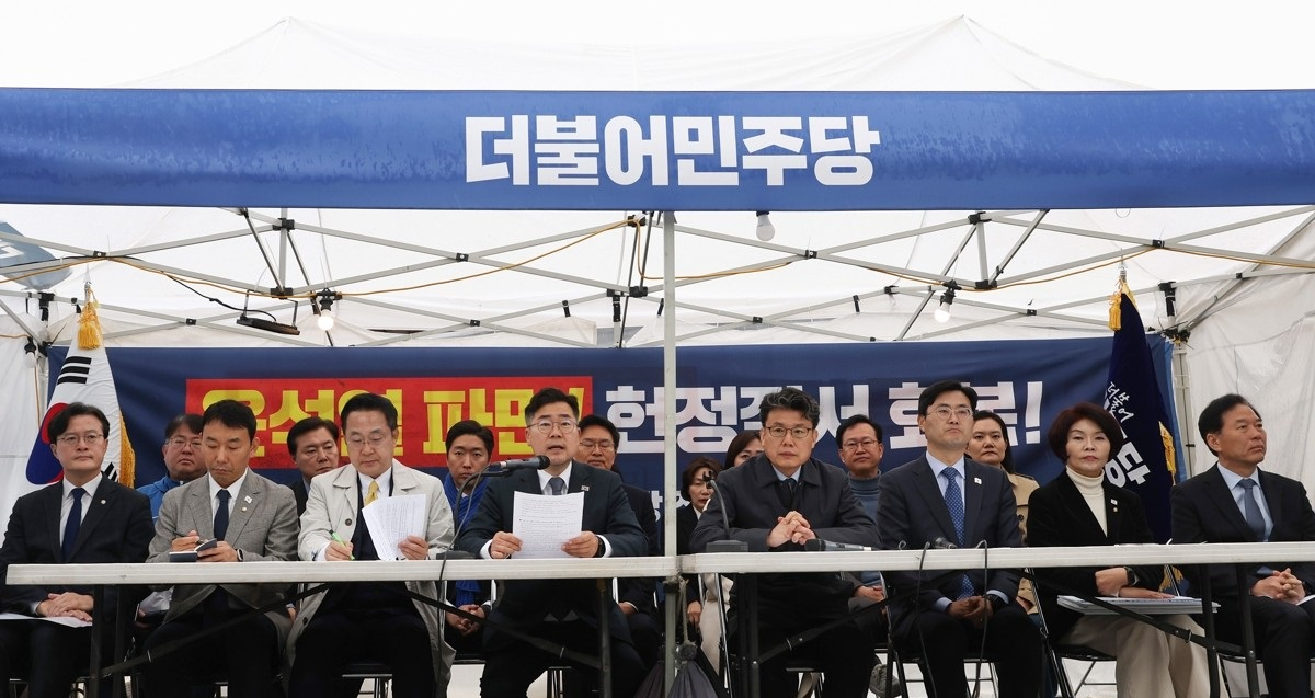 정책조정회의서 발언하는 박찬대 원내대표(사진=연합뉴스)