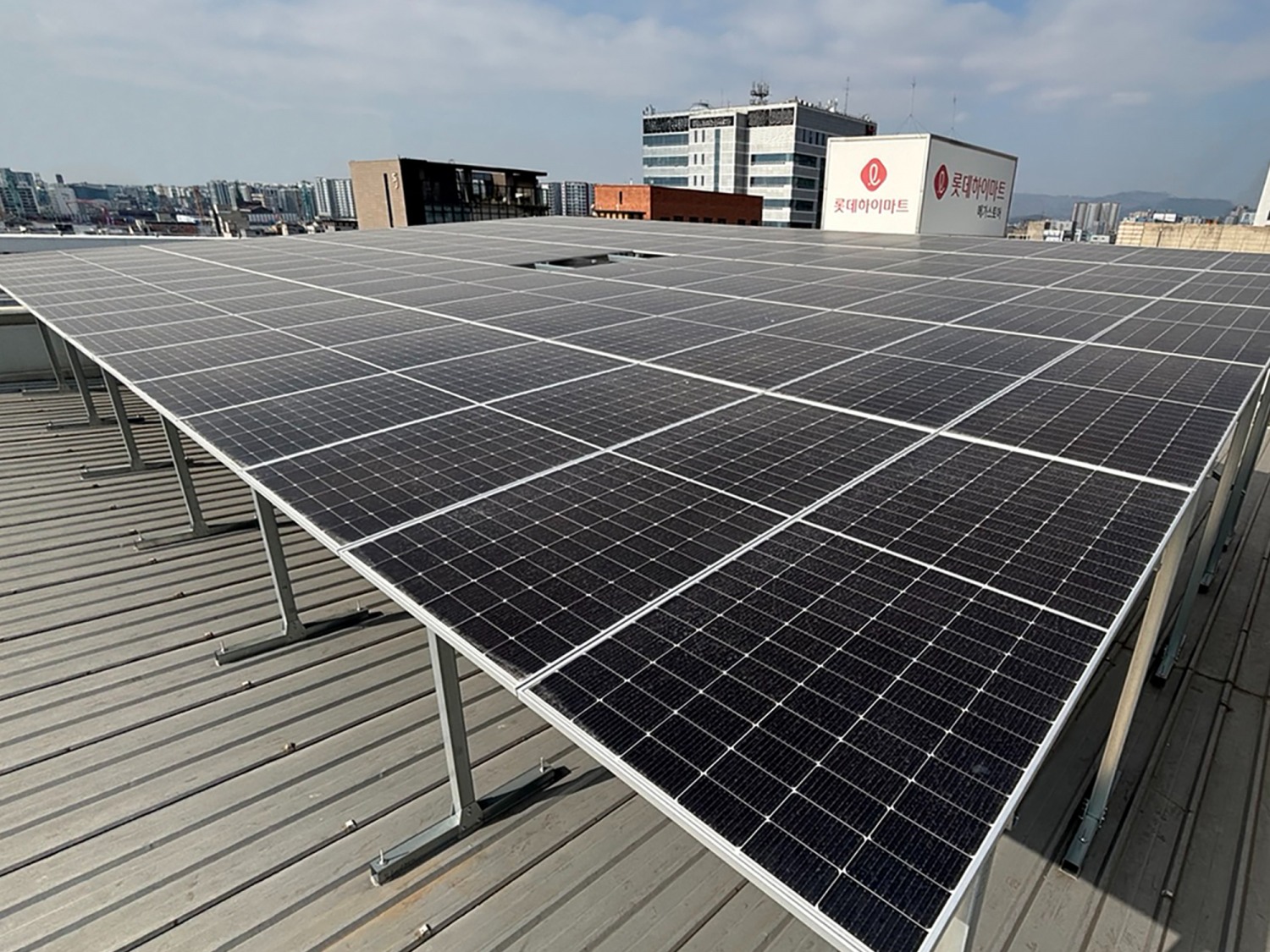 롯데하이마트, 태양광 발전 시설 도입