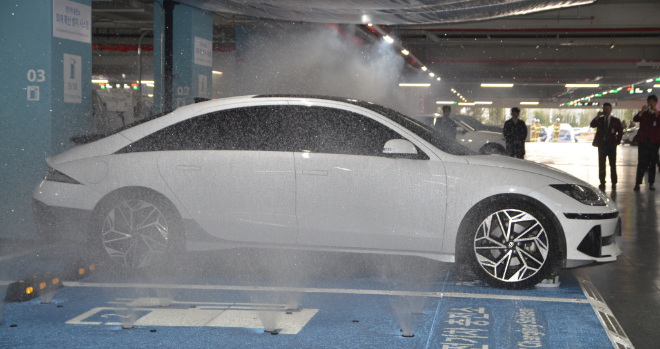 육송의 ‘전기차 화재 상방향 직수 자동화 장치'(사진=육송)