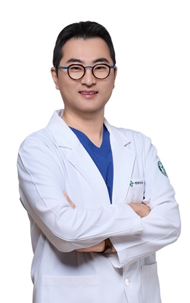 고신대병원 성형외과 김윤수 교수.(제공=고신대복음병원)