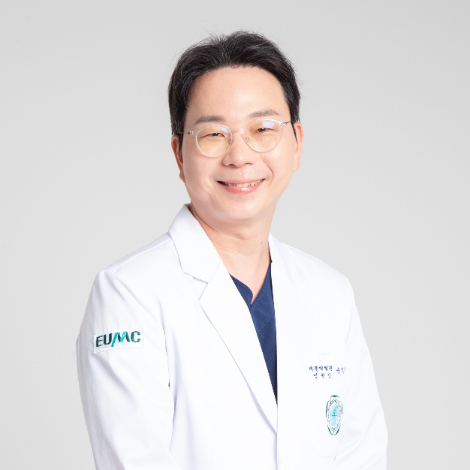 이대대동맥혈관병원 송석원 병원장. 사진=이화의료원