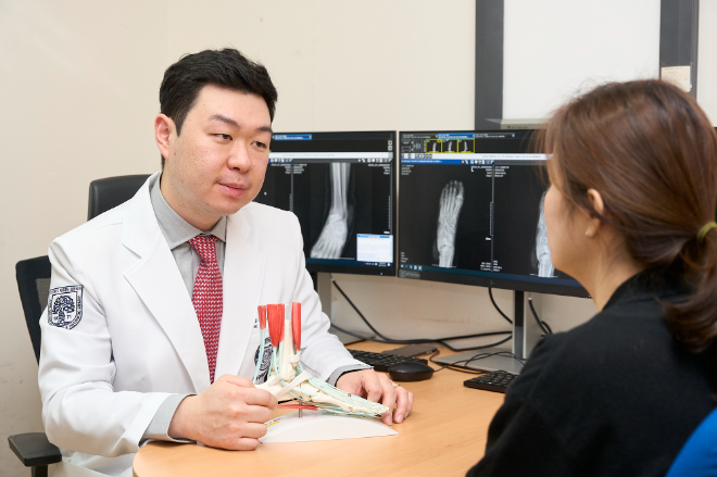 강동경희대학교병원 정형외과 경민규 교수. 사진=강동경희대병원