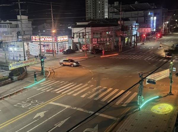 음성군, 음성읍 스마트횡단보도 조성 완료...'보행안전 강화'