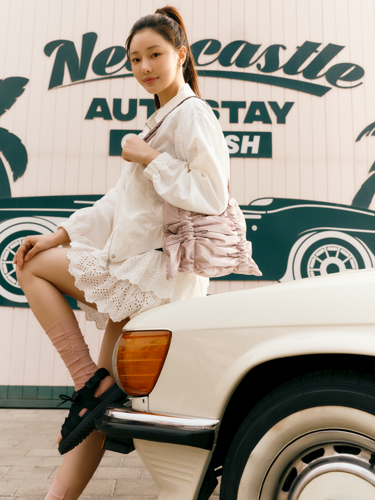 LF 질바이질스튜어트, 이시안과 ‘팝 앤 모던’ 컬렉션 화보 공개