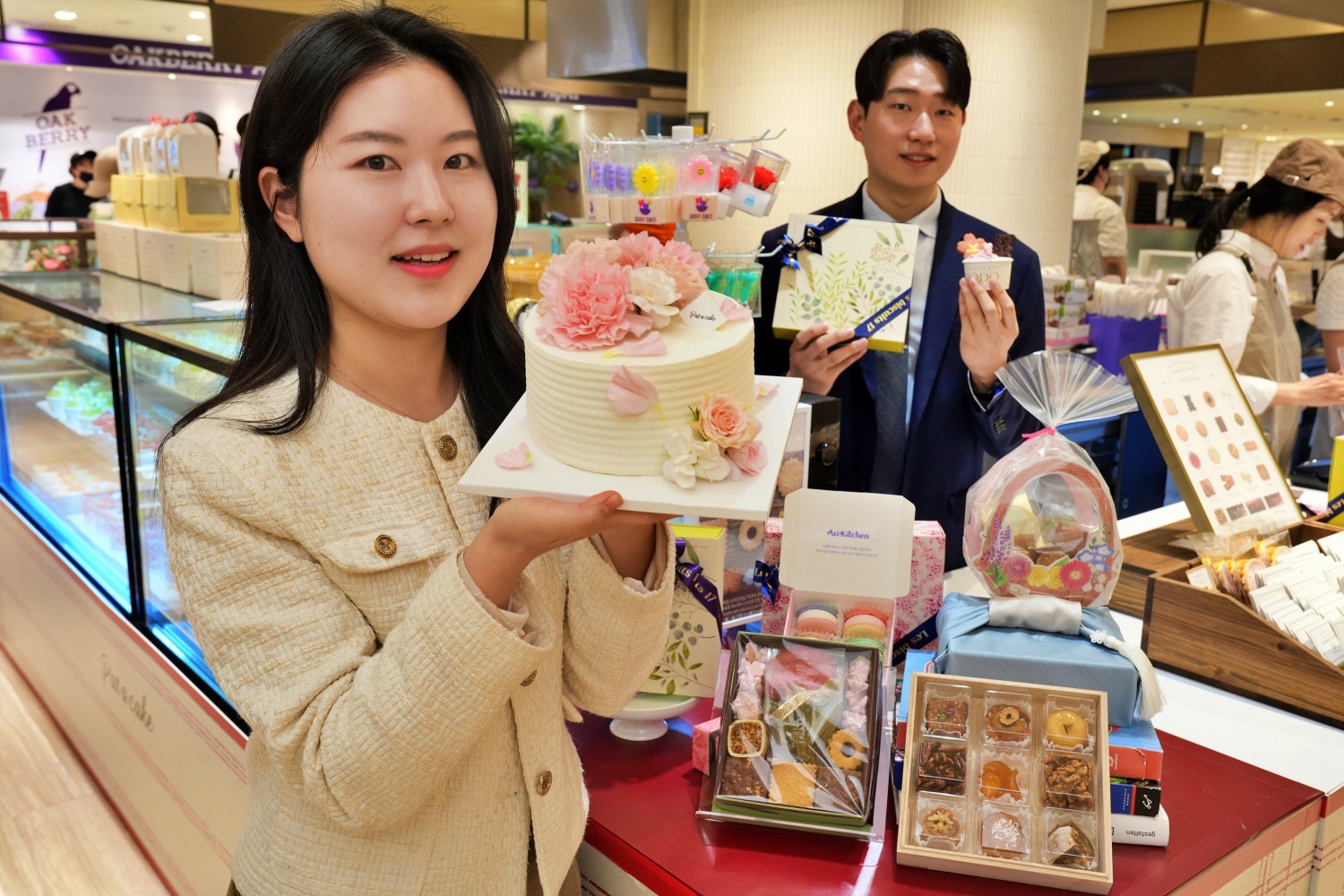 롯데백화점 가정의 달 맞이 디저트 팝업 실시