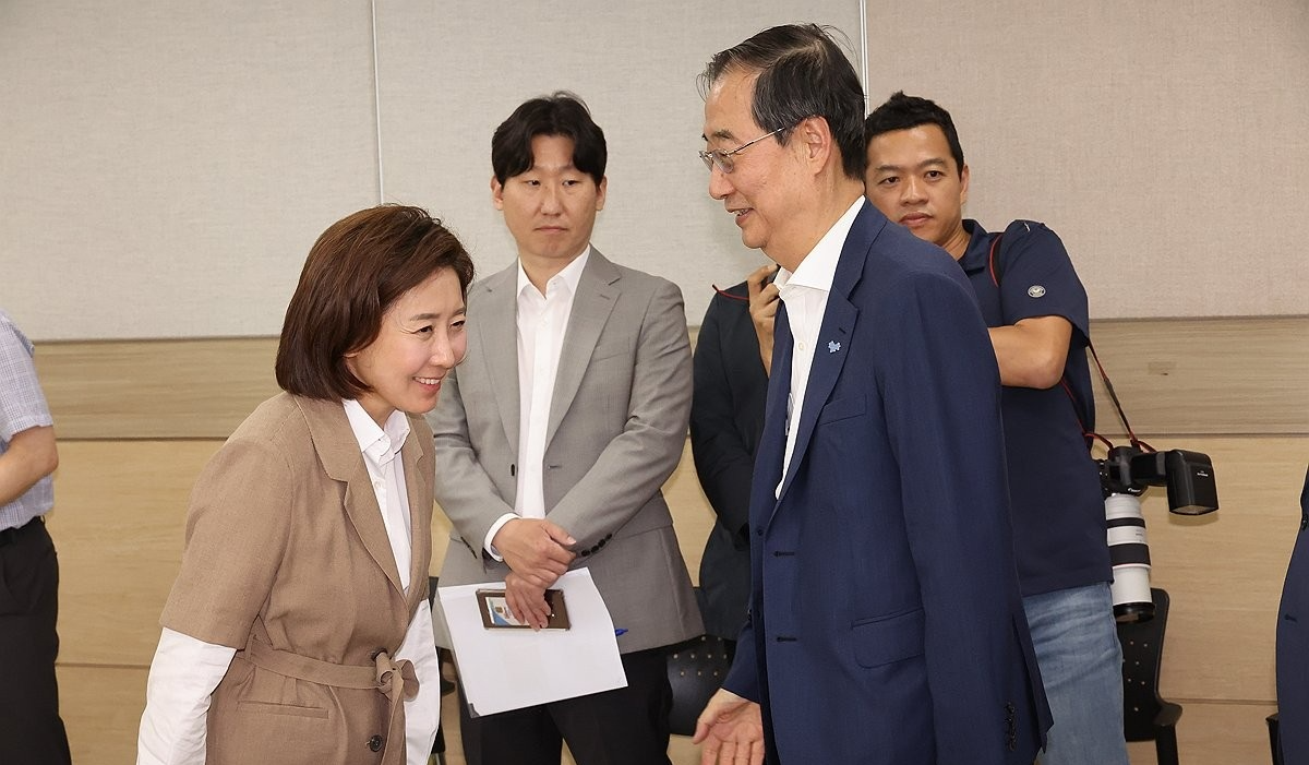 한덕수 대통령 권한대행 국무총리(오른쪽)와 국민의힘 나경원 의원(사진=연합뉴스)