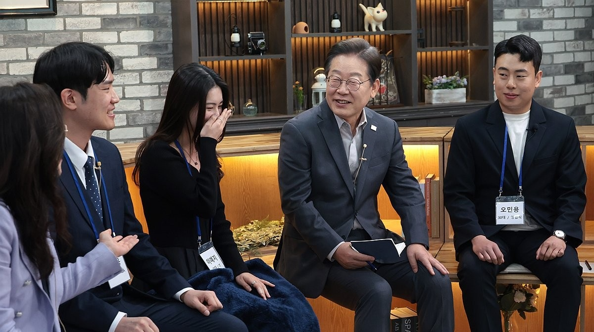 직장인 간담회 갖는 더불어민주당 이재명 대선 후보(사진=연합뉴스)