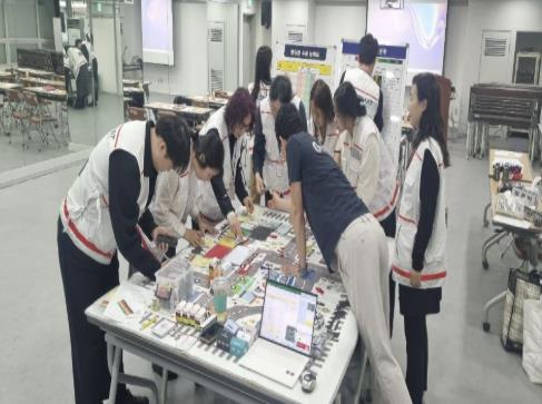 도봉구 신속대응반이 재난응급의료 교육을 받고 있다.