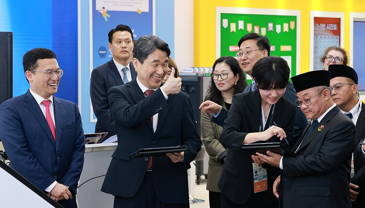 이주호 권한대행, APEC 교육장관회의 전시관 참관(사진=연합뉴스)