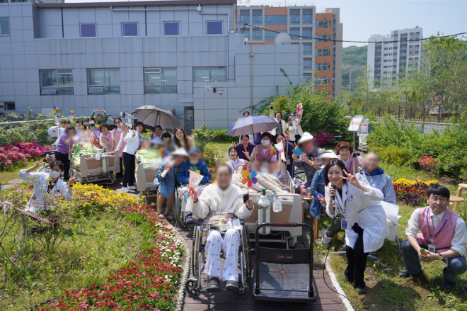 인천성모병원 호스피스·완화의료센터, 가정의 달 맞아 음악회 개최