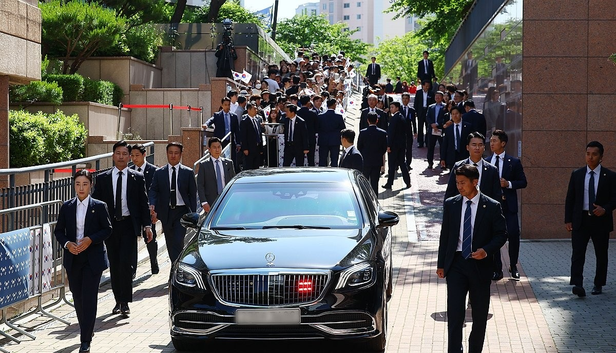 사저 출발하는 이재명 대통령 차량(사진=연합뉴스)