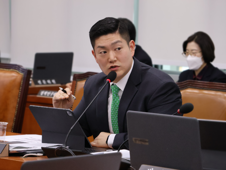 질의하고 있는 김재섭 국회의원 (사진=의원실)