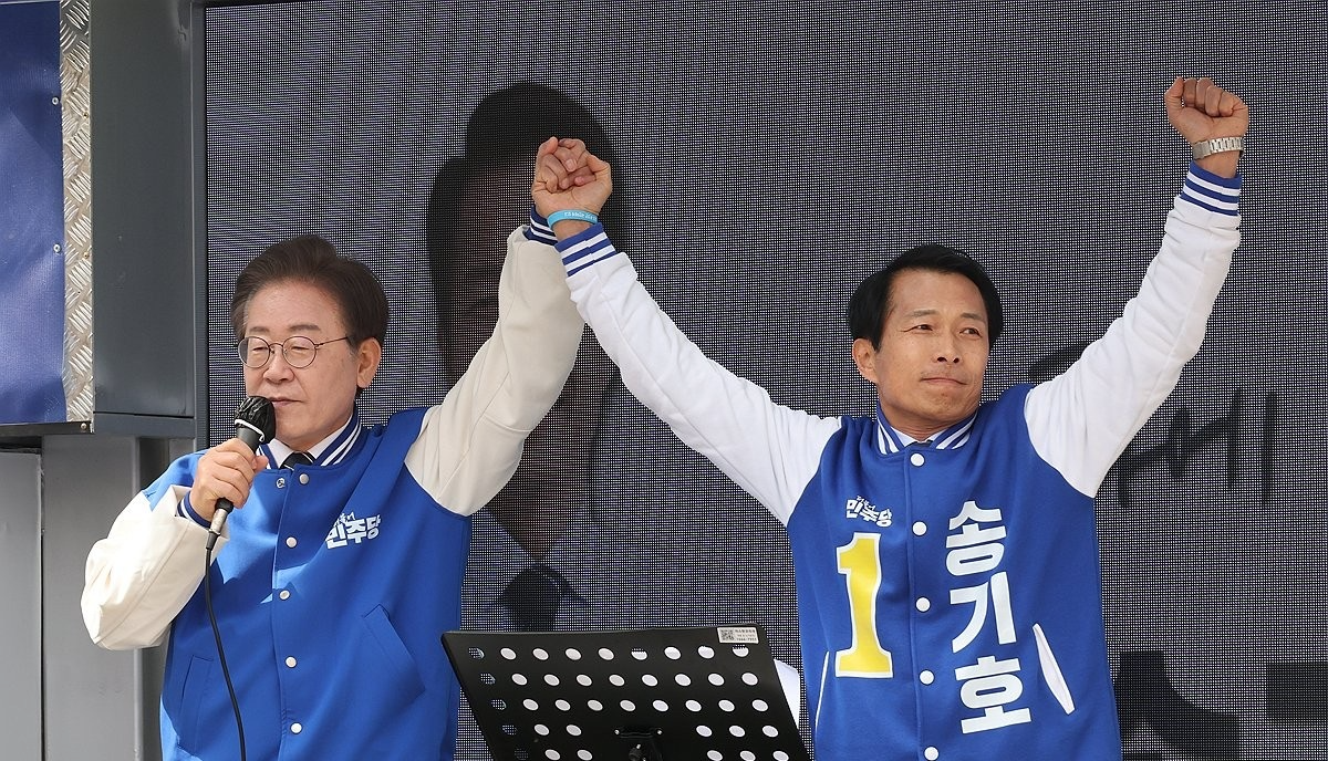 이재명 대통령과 송기호 신임 국정상황실장(사진=연합뉴스)