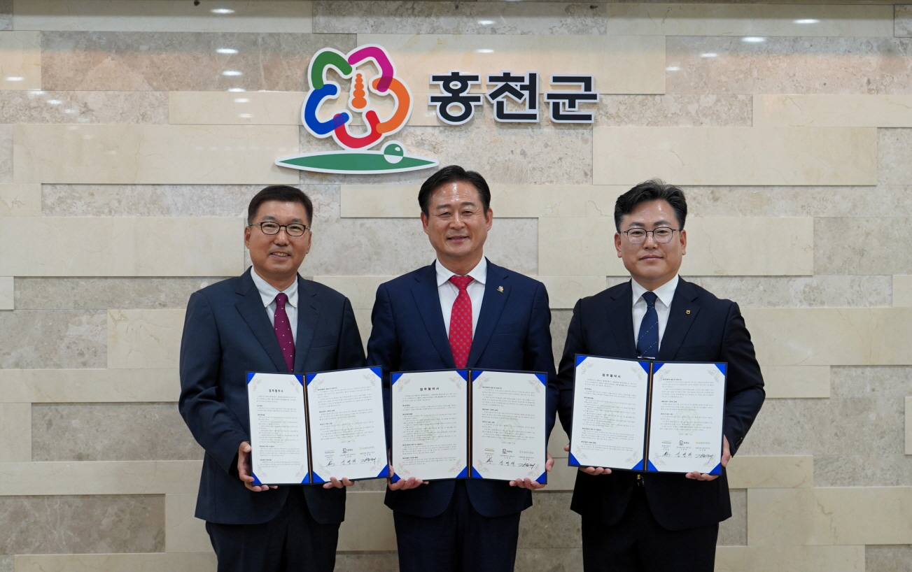 풀무원-홍천군 ‘고품질 농·특산물 판매 활성화 MOU’ 체결