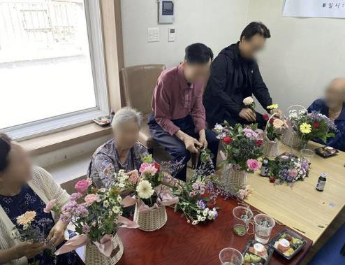 꽃꽂이 원데이클래스 모습