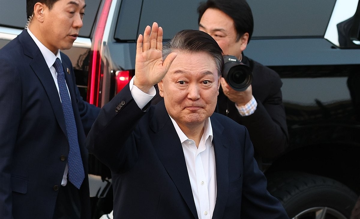 지지자들에게 인사하는 윤석열 대통령(사진=연합뉴스)