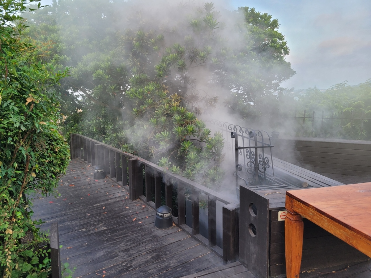 3일 화재가 발생한 제주 중문관광단지 한 호텔(사진=연합뉴스)