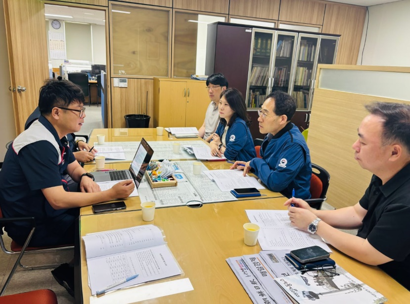 부산지방고용노동청 간담회 모습.(사진제공=민주노총부산지역본부)