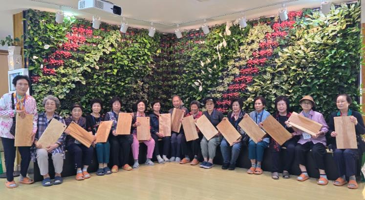 금산군, 노인맞춤돌봄사업·금산산림문화타운 연계 체험 성료