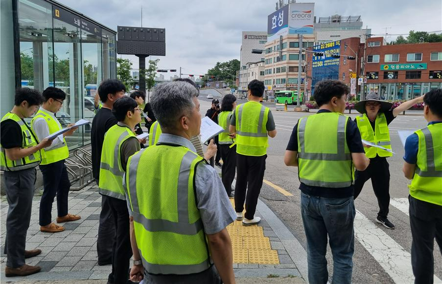 지난해 서울 동작구에서 진행된 유관기관 합동 현장조사.(사진=TS)