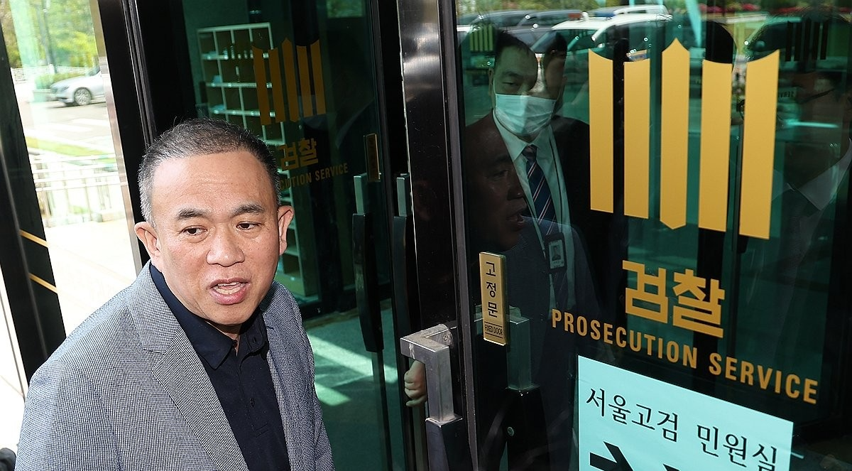 조사 위해 서울고검 향하는 명태균 씨(사진=연합뉴스)