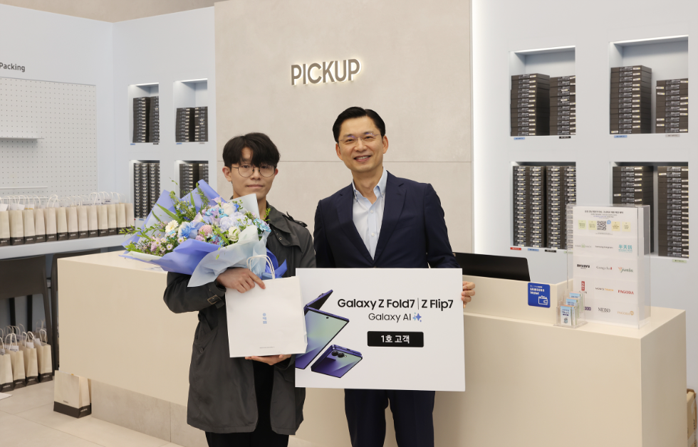 삼성전자 '갤럭시 Z 폴드7·Z 플립7' 104만대로 역대 폴더블 사전판매 신기록