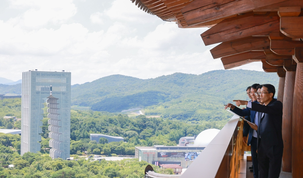 경주 APEC 준비 상황 점검하는 유재성 경찰청장 직무대행(사진=연합뉴스)