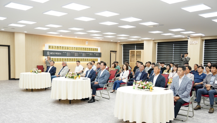 2025년 상반기 퇴직공무원 정부포상 및 공로패 수여식