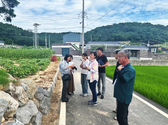나주시가 35개 마을을 대상으로 현장 평가를 실시하고 있다.